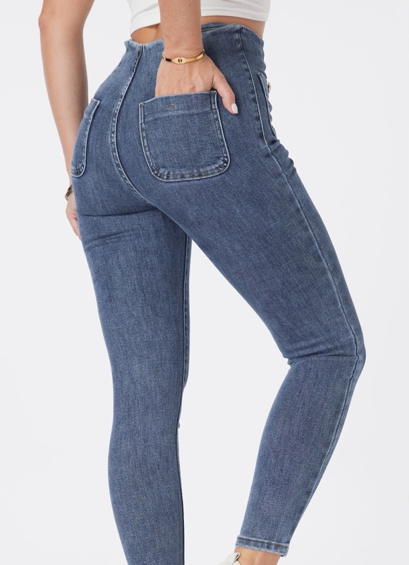 Jeans skinny bolsillos