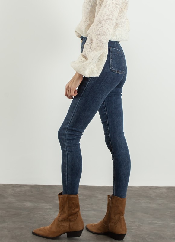 Jeans skinny bolsillos