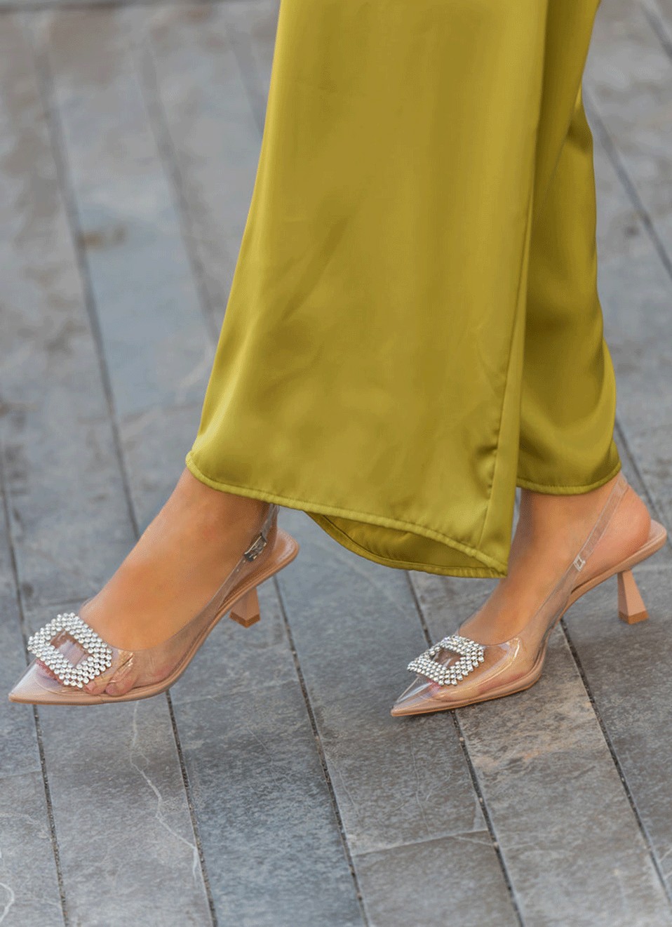 Zapatos transparente pedrería