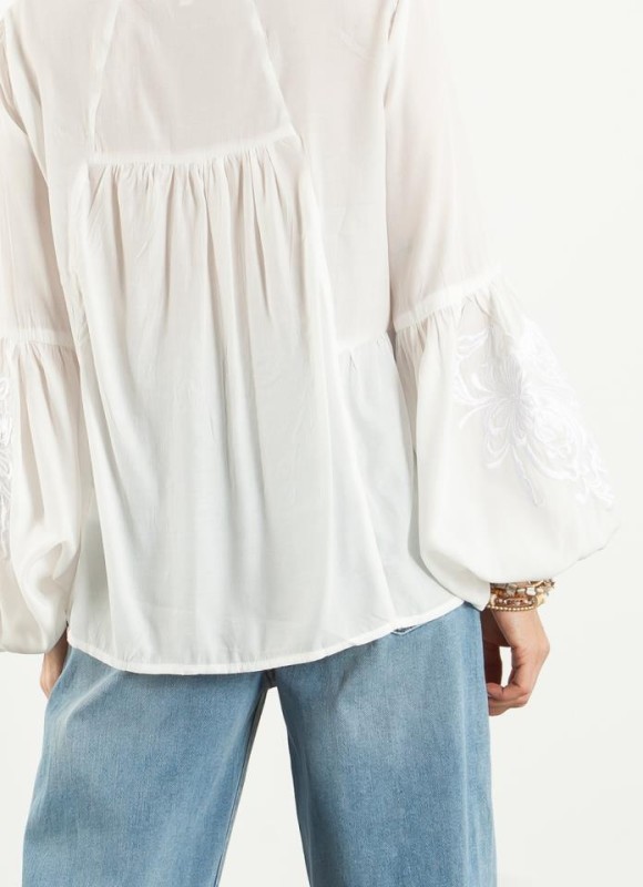 Blusa bordados