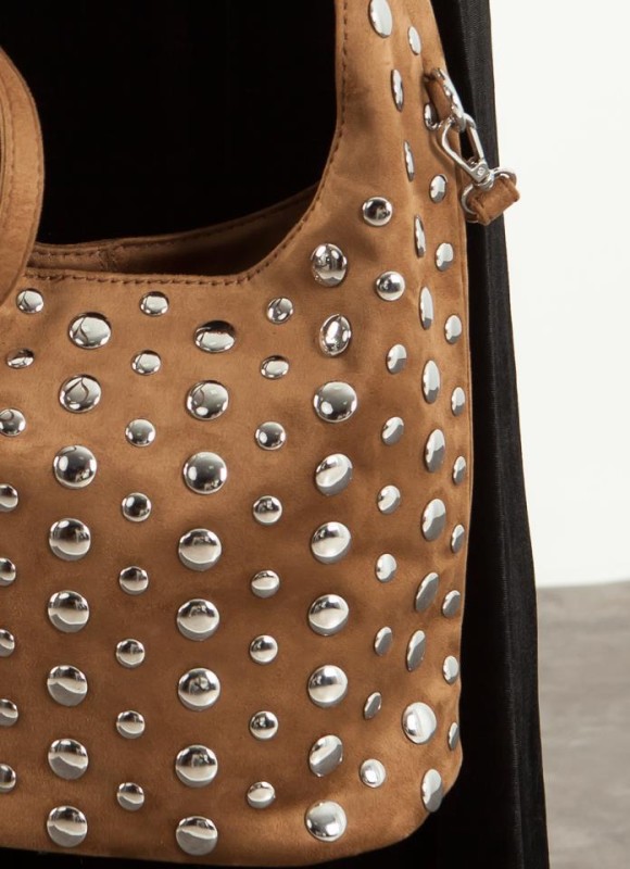 Bolso tachas