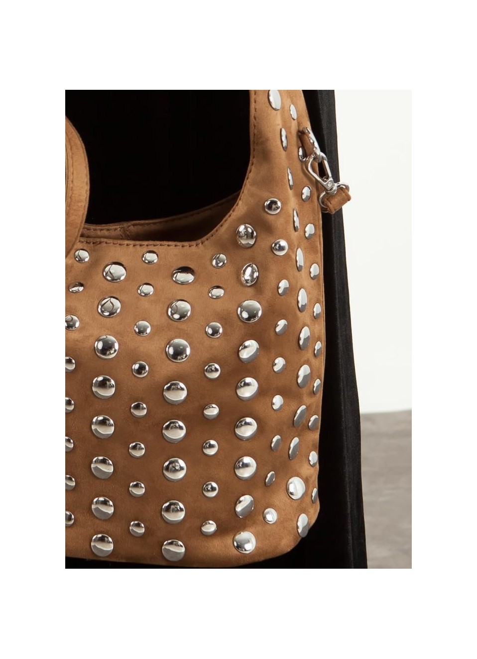 Bolso tachas