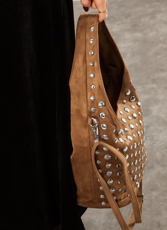 Bolso tachas