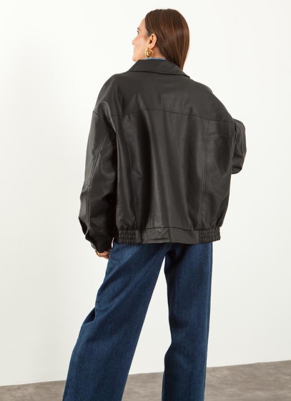 Cazadora polipiel oversize