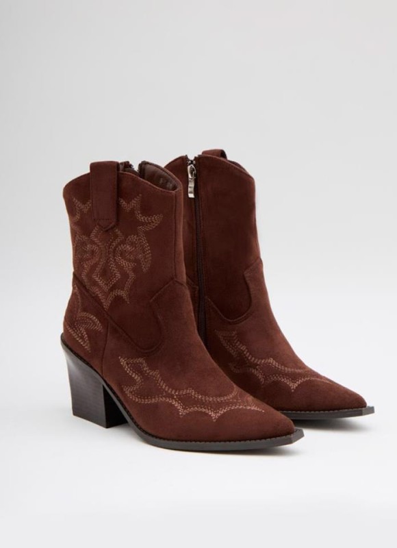 Botines cowboy costuras contraste