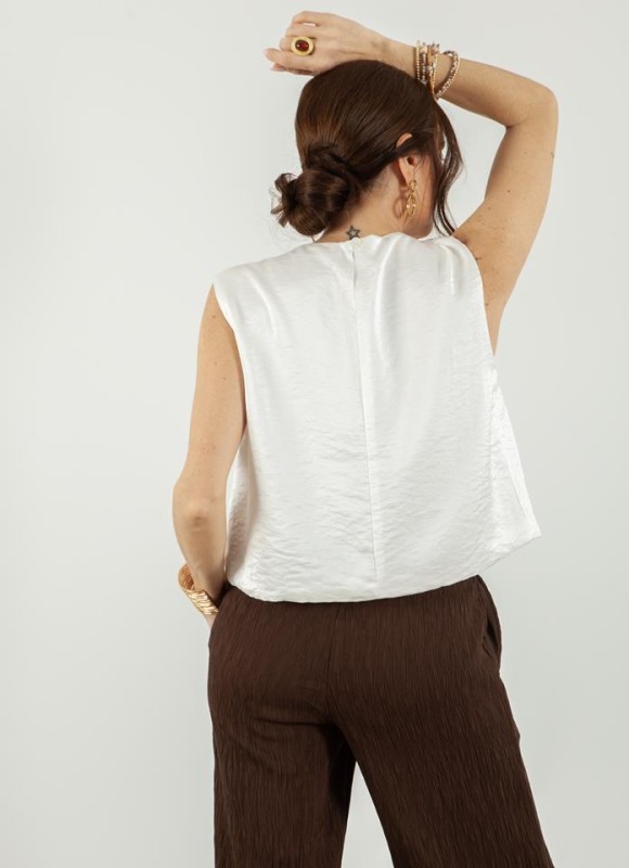 Top satinado asimetrico