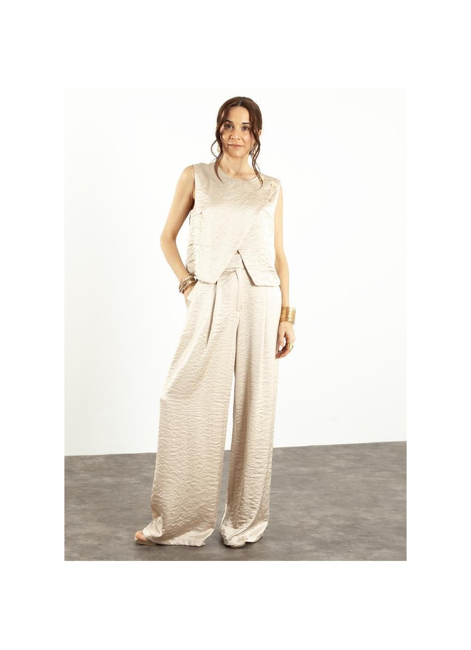 Top satinado asimetrico