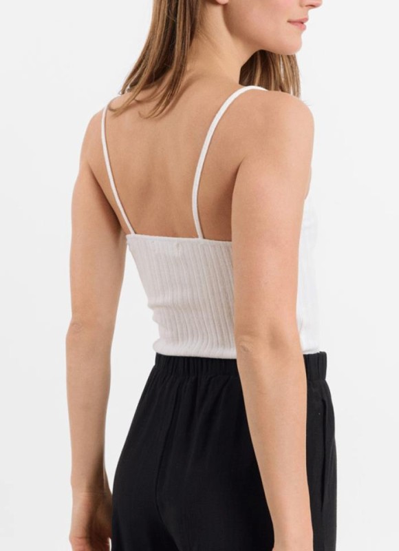 Top tirantes puntilla