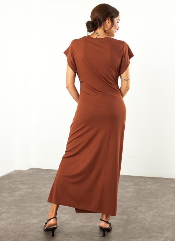 Vestido largo cruzado atado