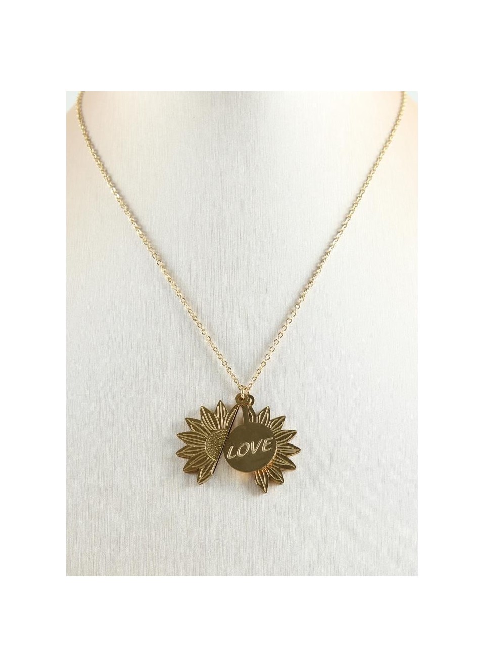 Collar de acero