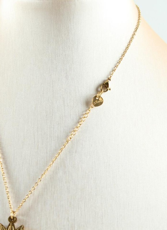 Collar de acero