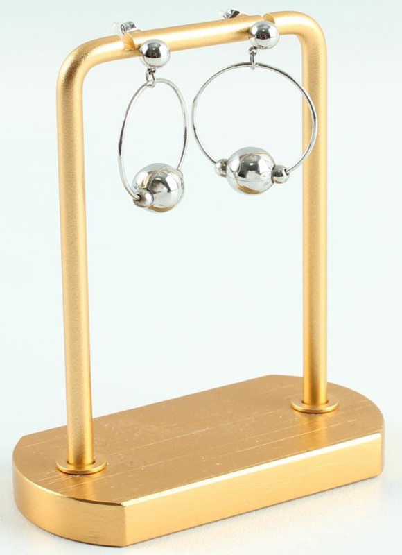 Pendientes de acero