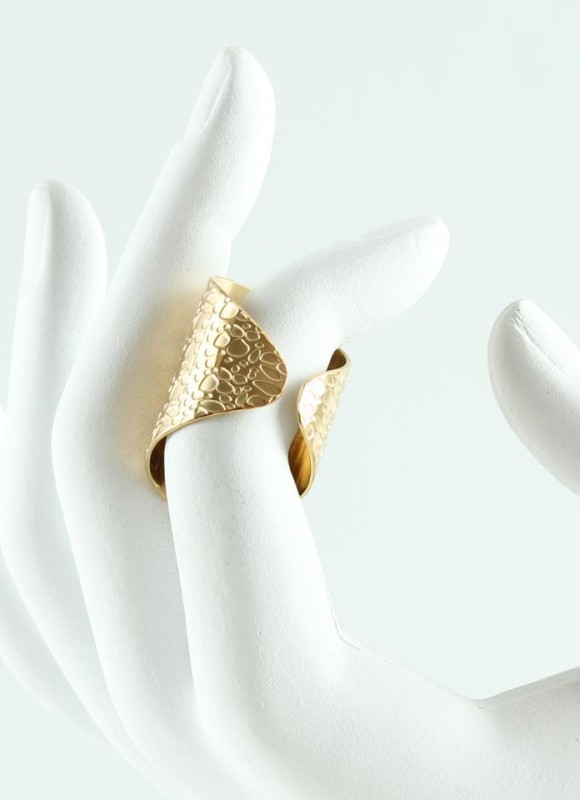 Anillo de acero