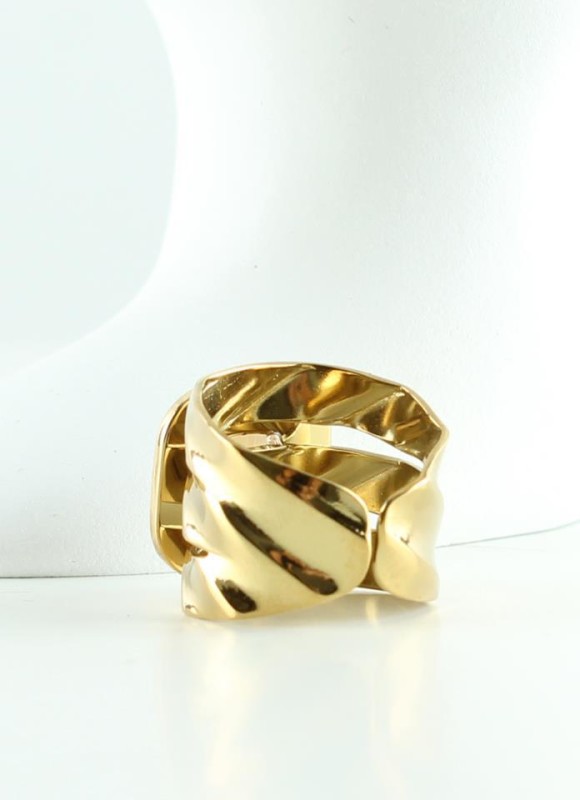 Anillo de acero
