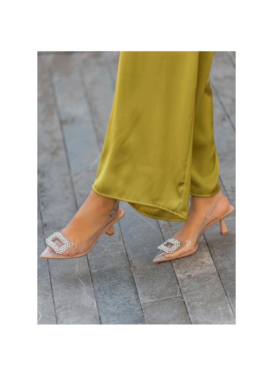 Zapatos transparente pedrería