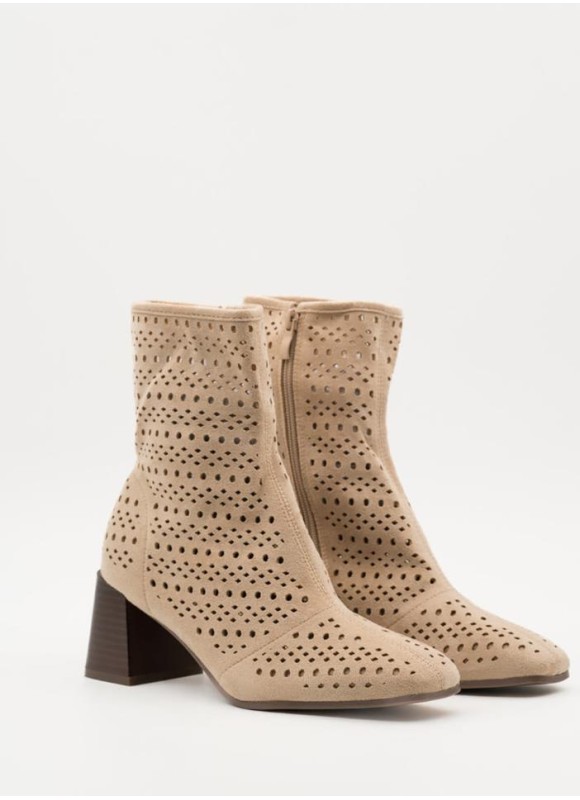 Botines calados