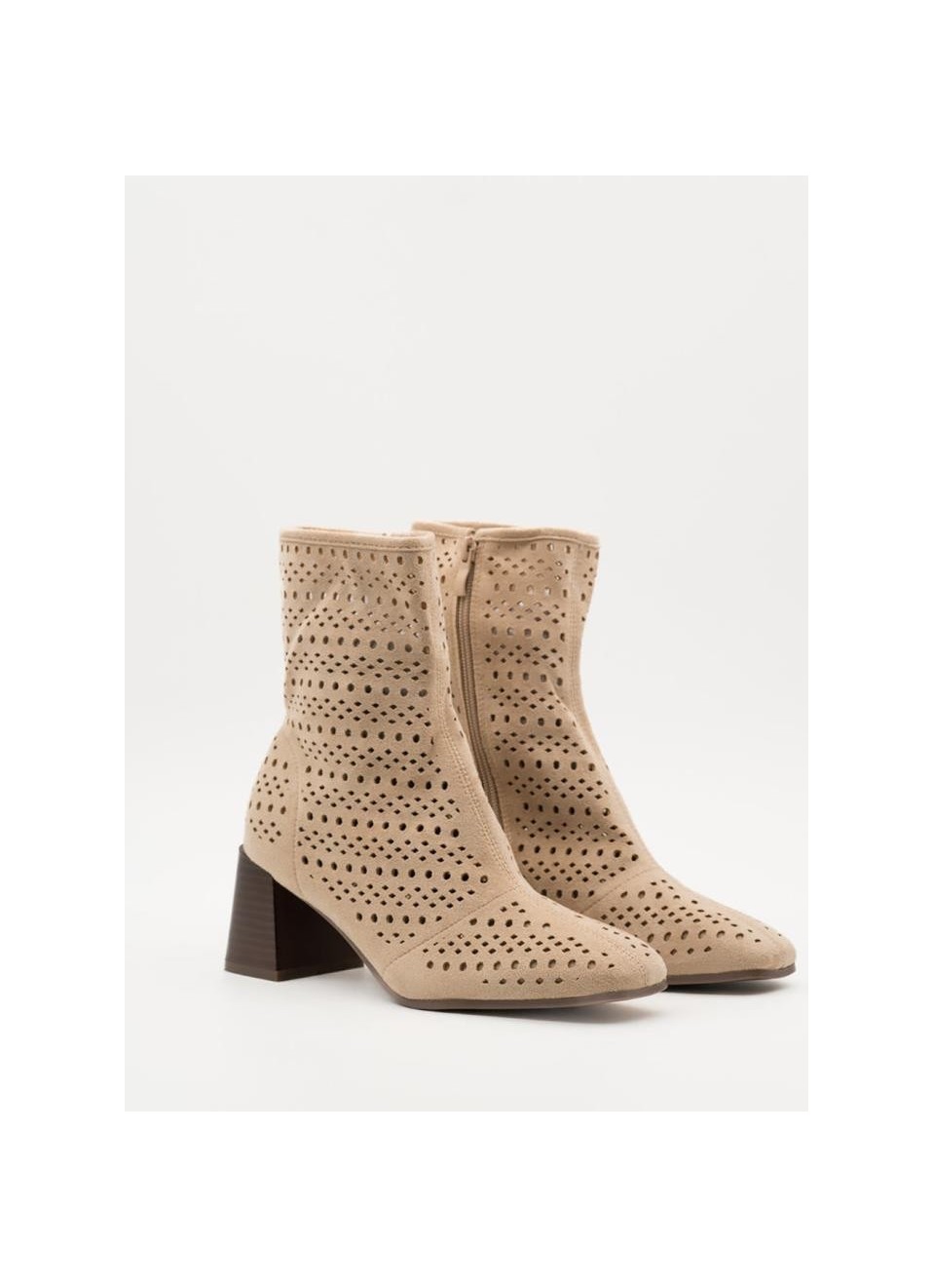 Botines calados