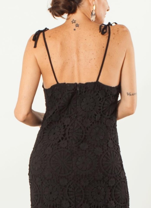 Vestido crochet atado