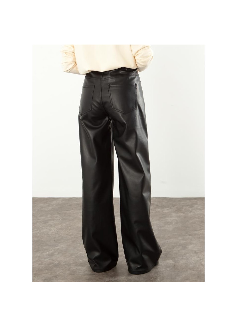 Pantalón polipiel dad fit full length