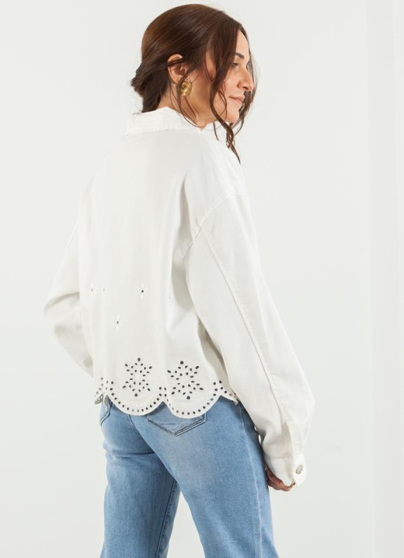 Cazadora denim calada