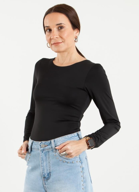 Body licra fria cuello amplio