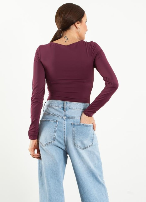 Body licra fria cuello amplio