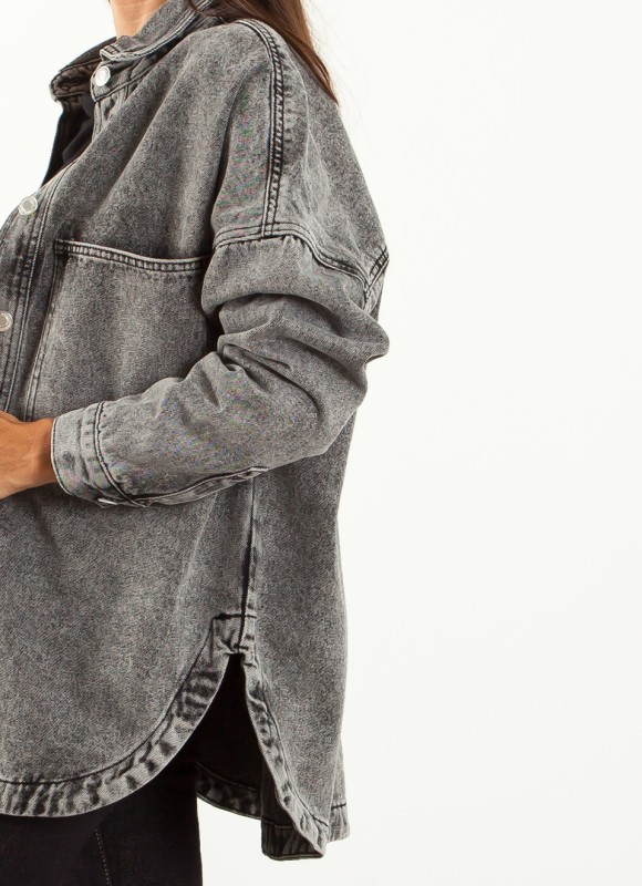 Cazadora denim oversize