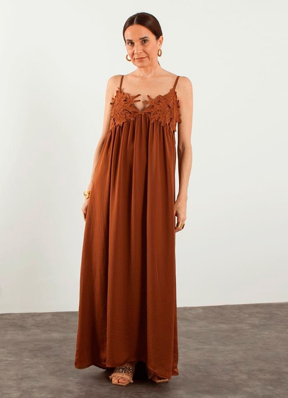 Vestido Largo Encaje Marrón | Tendencia Mujer Premonición