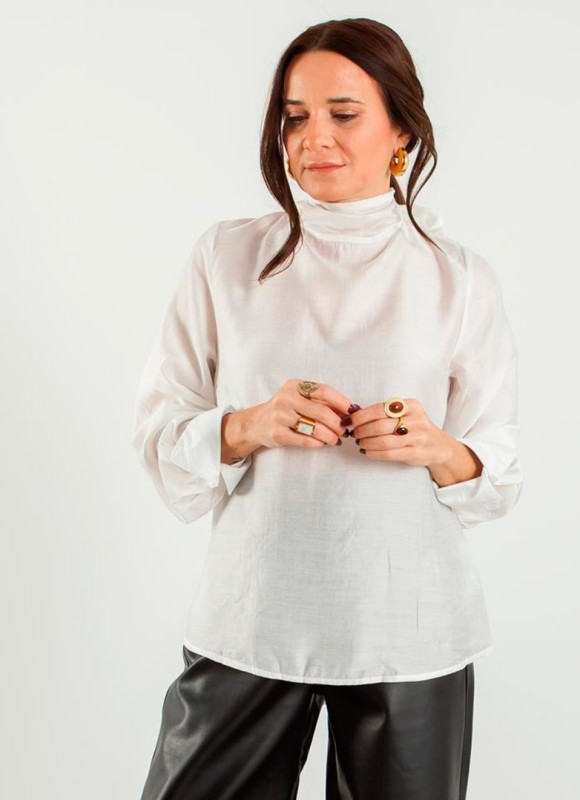 Camisa con Lazada Mujer | Moda Femenina | Premonición.online