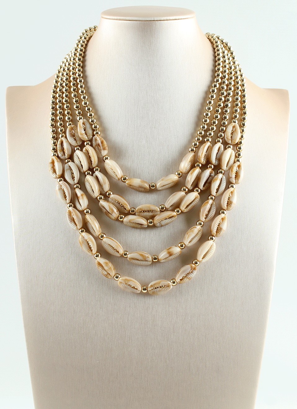 Collar efecto conchas