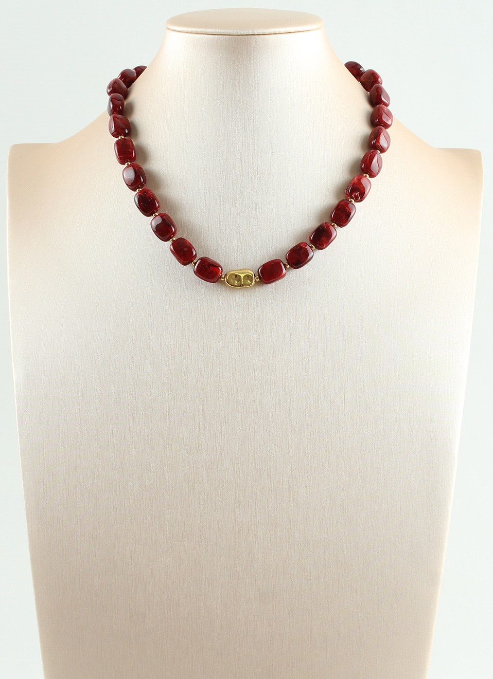 Collar de acero