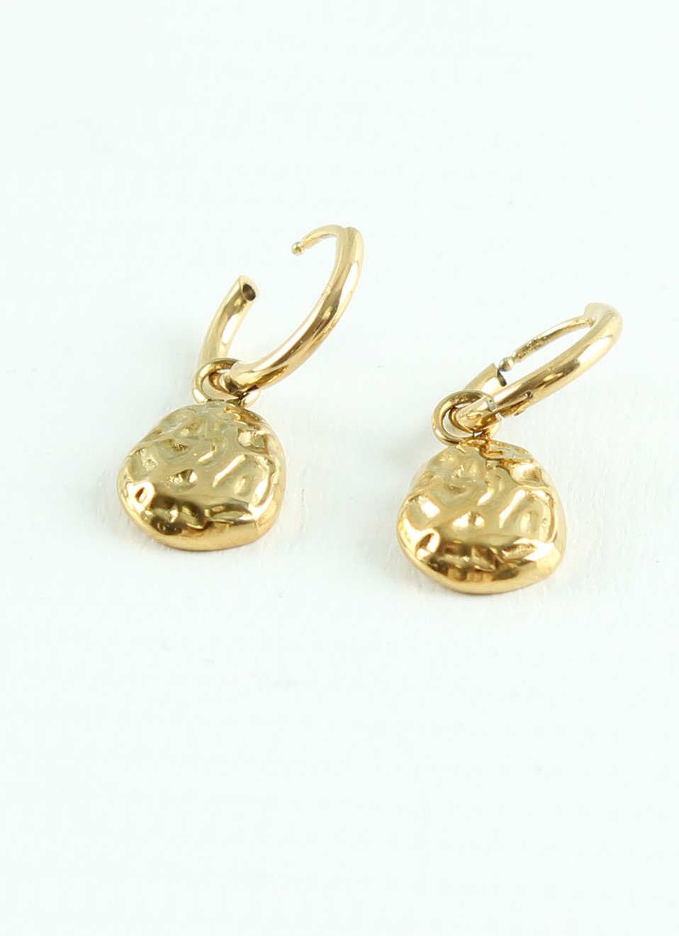 Pendientes de acero
