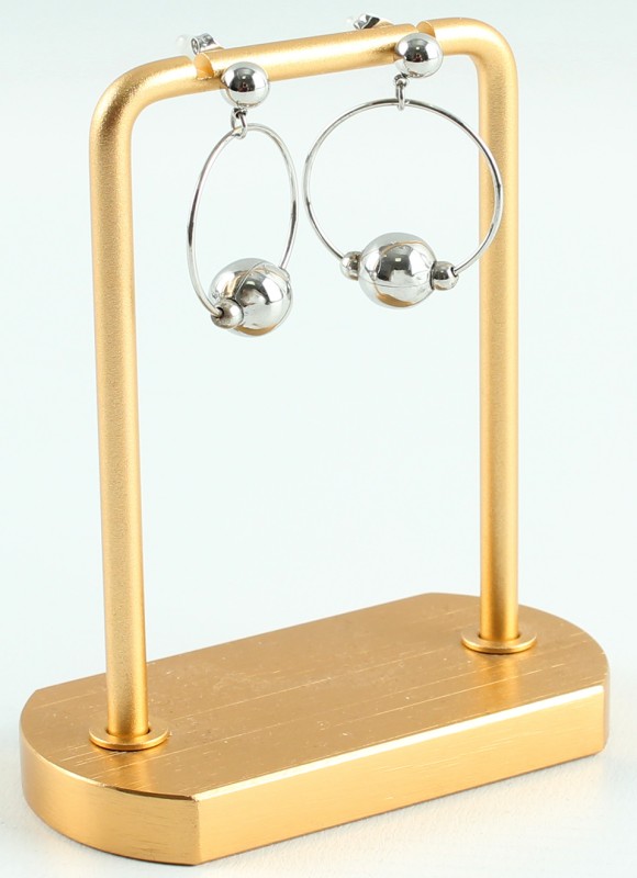 Pendientes de acero