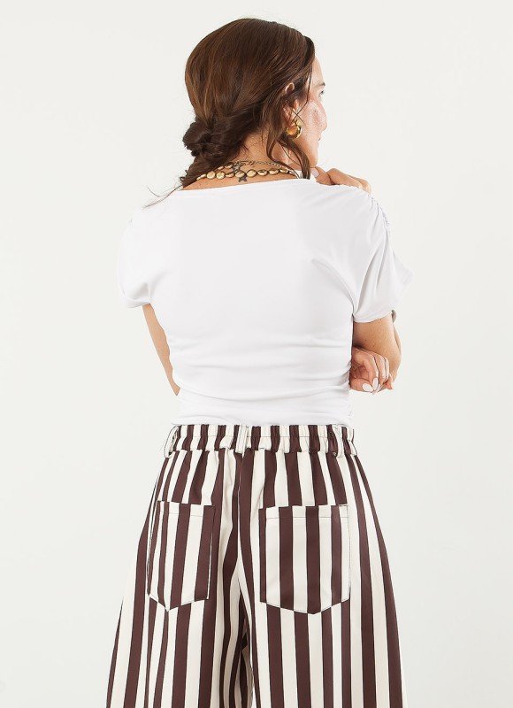 Camiseta Asimétrica con Joya Mujer | Moda Femenina | Premonición.online