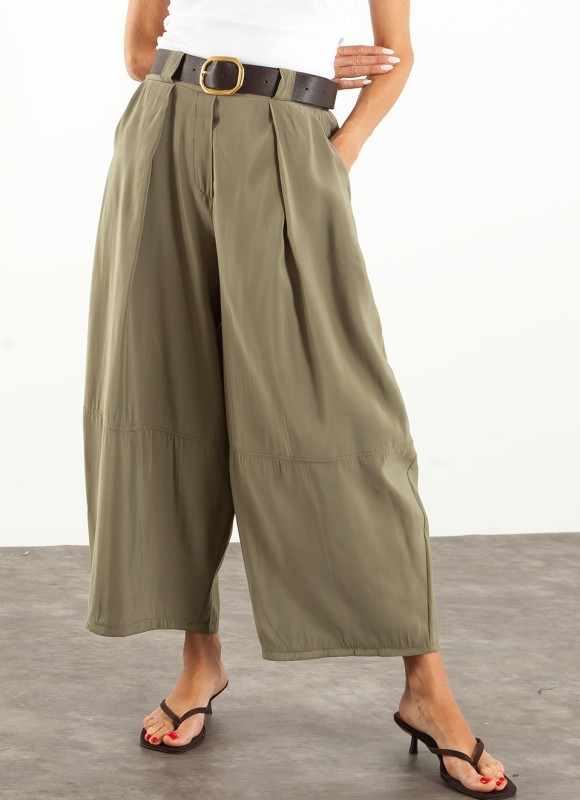 Pantalón Capri con Pinzas Mujer | Moda Femenina | Premonición.online