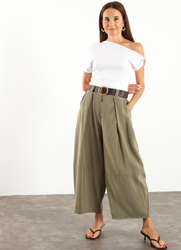Pantalón Capri con Pinzas Mujer | Moda Femenina | Premonición.online