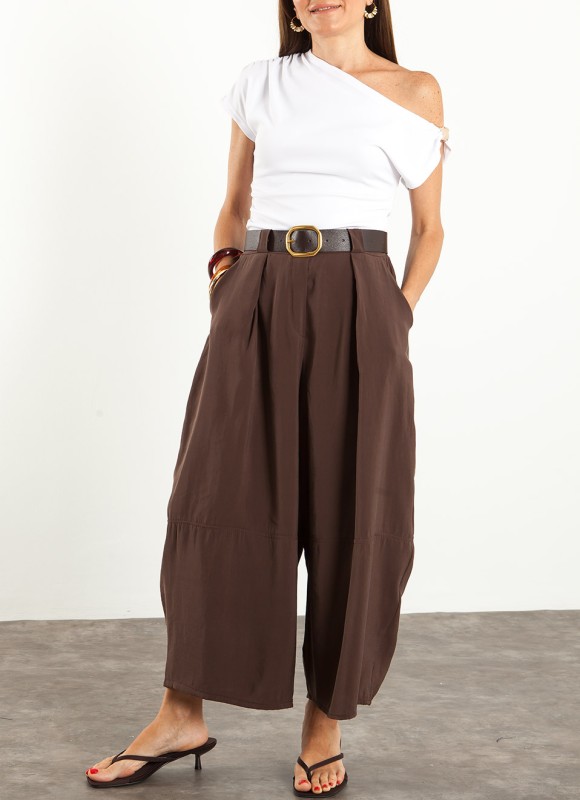 Pantalón Capri con Pinzas Mujer | Moda Femenina | Premonición.online