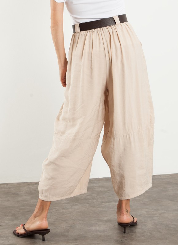 Pantalón Capri con Pinzas Mujer | Moda Femenina | Premonición.online