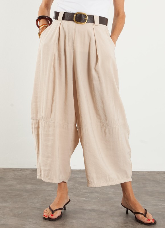 Pantalón Capri con Pinzas Mujer | Moda Femenina | Premonición.online