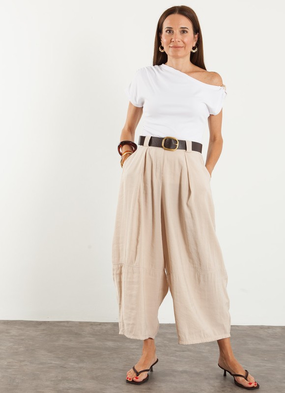 Pantalón Capri con Pinzas Mujer | Moda Femenina | Premonición.online