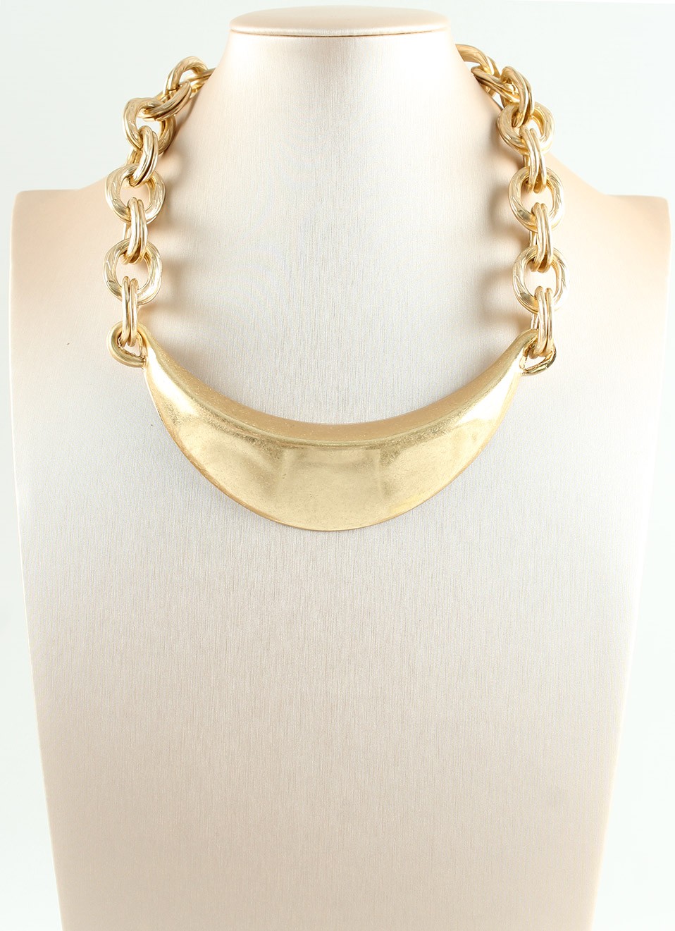 Collar media luna eslavones