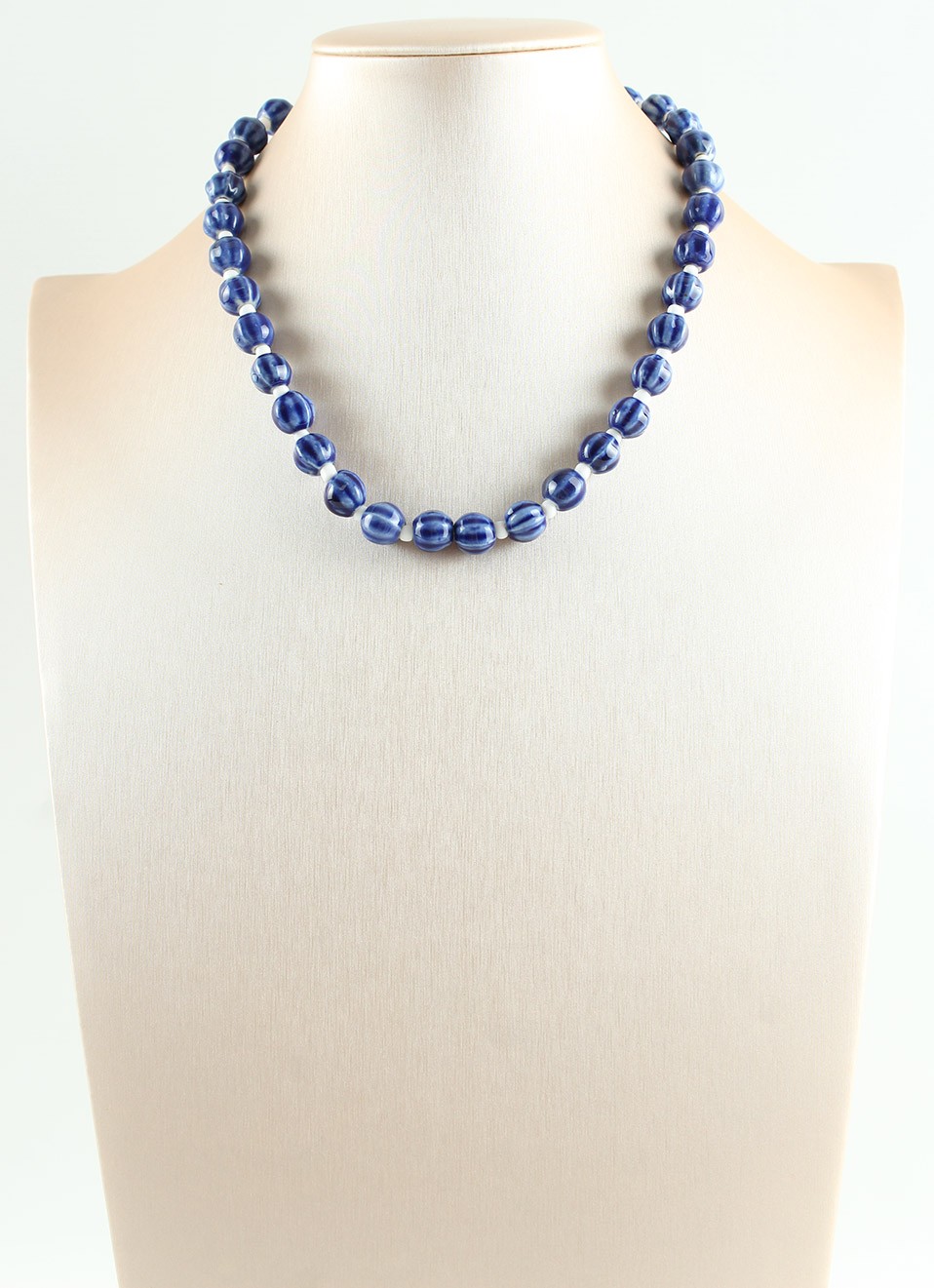 Collar bolas