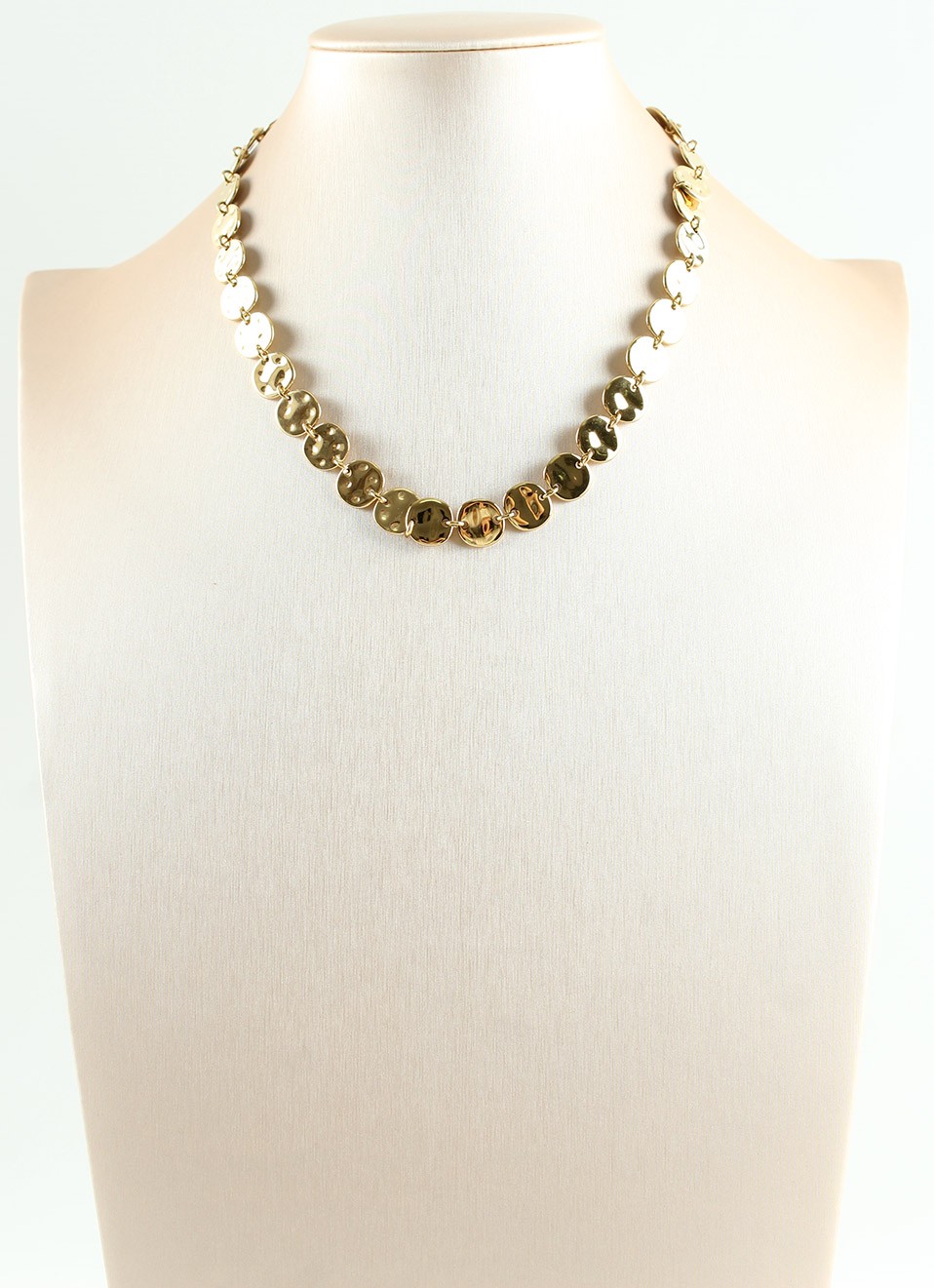 Collar de acero