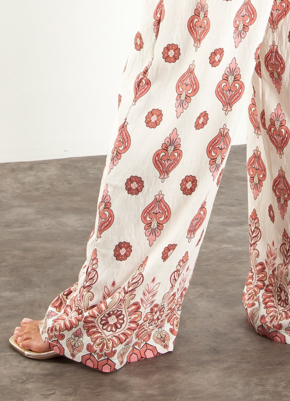 Pantalón y top estampado