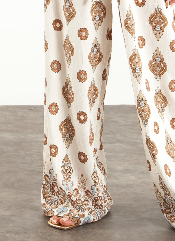Pantalón y top estampado