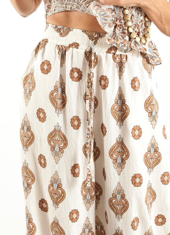Pantalón y top estampado
