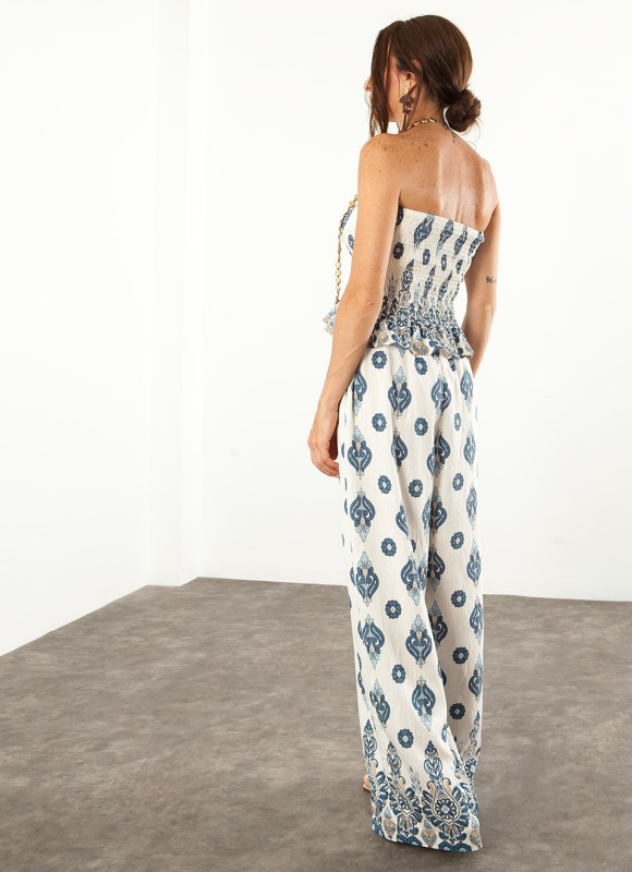 Pantalón y top estampado