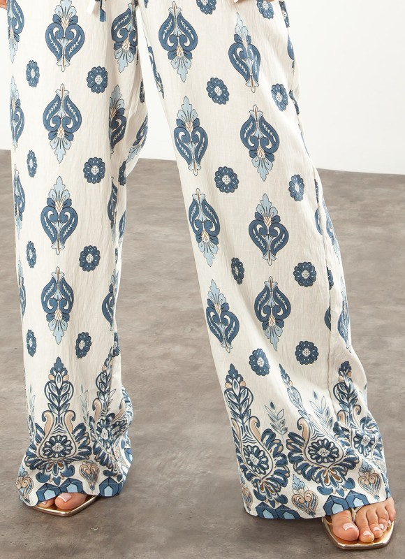 Pantalón y top estampado