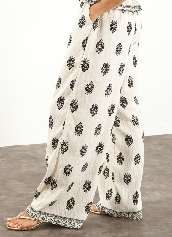 Pantalón y top estampado