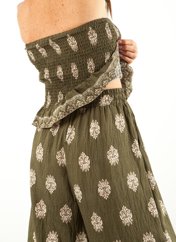 Pantalón y top estampado